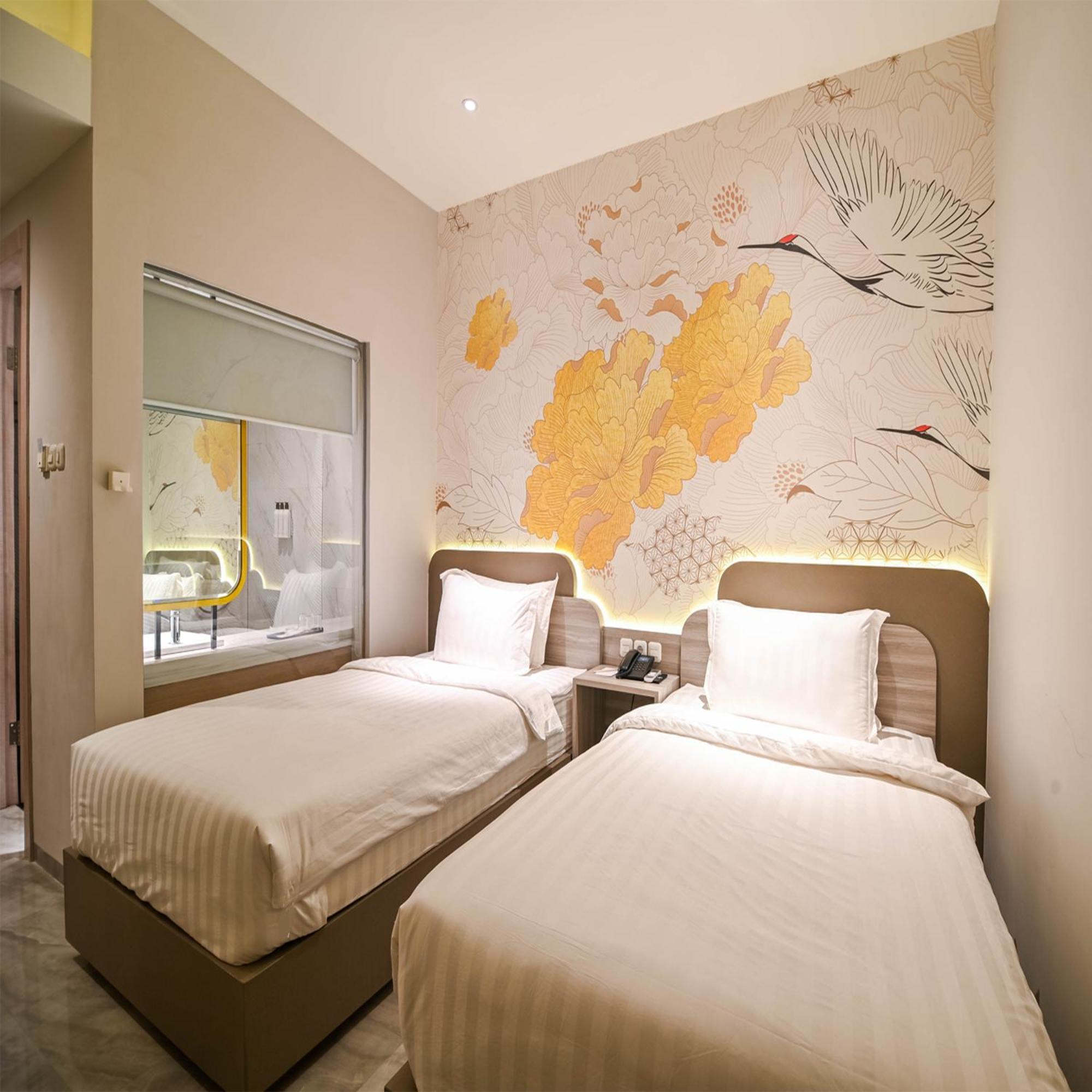 Yulia Hotel Managed By Hig Gorontalo Exterior foto