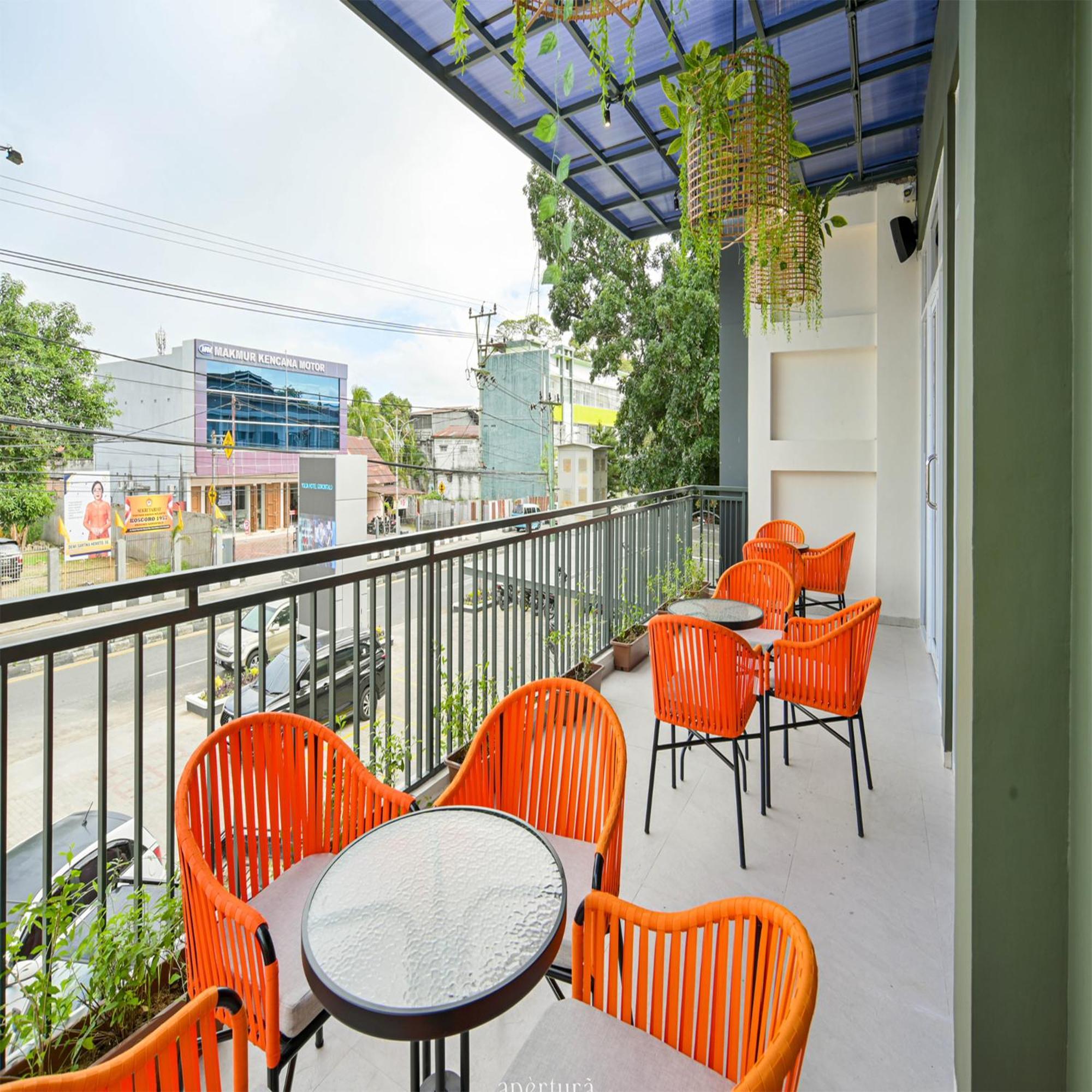 Yulia Hotel Managed By Hig Gorontalo Exterior foto